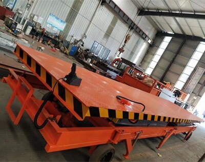 剪叉(cha)式裝(zhuang)卸貨(huo)升降(jiang)平台(tai) 42