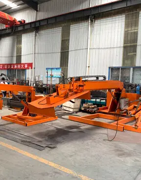 自行(hang)曲臂式升(sheng)降平台