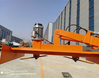 高速公(gong)路綠籬(li)修剪機(ji)1